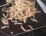 Foto del paso 3 de la receta: Tallarines caseros con salsa caruso