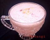 A picture of step 3 of Healthy Strawberry Shake.
