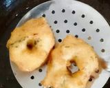 A picture of step 5 of Medu vadai with coconut chutney #post7.