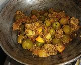 A picture of step 4 of Gunde kairi k sabzi.