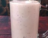 A picture of step 5 of Banana milkshake.