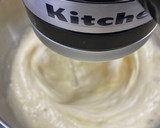Foto del paso 2 de la receta: Budín de banana con trocitos de chocolate y dulce de leche !!