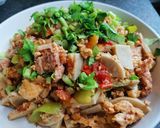 รูปขั้นตอนการทำที่ 4 ของ คั่วไข่ใส่แหนมและหมูยอ