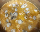Foto del paso 4 de la receta: Fideuá con gambones y berberechos