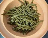 Une image de l'étape 1 de Haricots verts au bœuf, courgettes et curry.