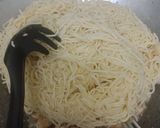 Gambar langkah 4 resipi Spagetti Goreng ala-ala Olio Aglio #phopbylinimohd #batch18.
