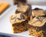 Foto langkah ke 9 dari resep Swirled Chocolate Peanut Butter Bars.