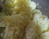 A picture of step 1 of Patato halwa.