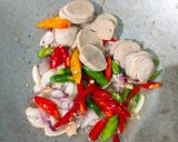 Foto langkah ke 2 dari resep Tumis Oyong Jamur Enoki.