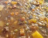 Foto del paso 9 de la receta: Guiso de lentejas con porotos negros y alubias, en olla de barro 🍲