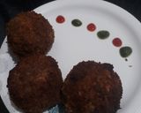 A picture of step 4 of Chicken cheese balls.
