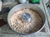 Budín suave de frutas glaseadas  con pasas de uva
