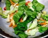 รูปขั้นตอนการทำที่ 2 ของ ผัดผักรวมมิตร