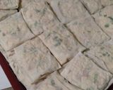 Foto langkah ke 7 dari resep Lumpia Tahu Sosis Simpel.