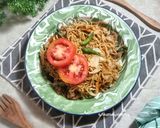 Foto langkah ke 8 dari resep Mie Goreng Kulit Ayam.
