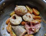 Hình bước làm 3 của món Canh cá nấu dưa cải chua
