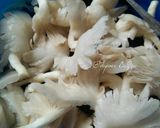 Foto langkah ke 1 dari resep Jamur Tiram Asam Manis.