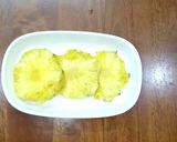 A picture of step 1 of Pineapple raita.