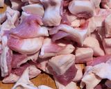 Foto del paso 2 de la receta: Chicharroncitos para sacar manteca
