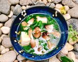 Hình bước làm 4 của món Canh Hẹ Nấu Đậu Hủ Nấm Rơm