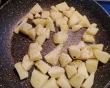 Foto del paso 4 de la receta: Pechuga de pollo a la plancha con patatas y pimiento verde asado