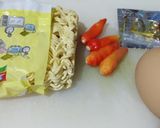 Foto langkah ke 1 dari resep Dadar Mie Instant Crunchy.