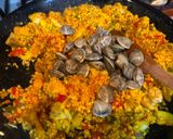 Foto del paso 3 de la receta: Arroz mar y montaña en paella