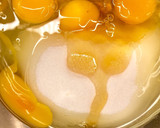 Foto del paso 4 de la receta Bizcocho de coco y piña con almíbar de licor de coco