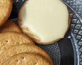 A picture of step 4 of Choco pie.