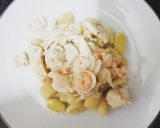 Foto del paso 3 de la receta: Salsa de Pollo con Camarones y Ñoquis