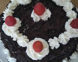 Foto langkah ke 6 dari resep Black forest ala Tintin Rayner.