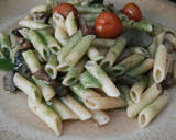 Foto del paso 9 de la receta: Macarrones con setas y salsa de espirulina