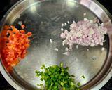 A picture of step 1 of Cream Crackers Maska Chaska Pizza.