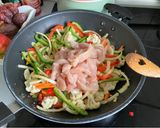 Foto del paso 4 de la receta: Mie-Noodles con pollo, verduras y salsa de ostras