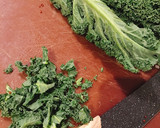 Foto del paso 3 de la receta: Tortillitas de kale y quinoa thai