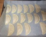 Foto del paso 6 de la receta: Empanadillas de atún, pimiento rojo y palitos de cangrejo