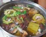 รูปขั้นตอนการทำที่ 2 ของ มะระยัดไส้วุ้นเส้นหมูสับเห็ดหอม