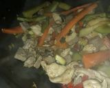 Foto del paso 5 de la receta: Wok de carne;verduras y pollo