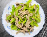 青椒炒牛肉絲🫑的食譜步驟4照片