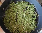 Foto del passaggio 4 della ricetta Spaghetti con gli asparagi selvatici 🌷