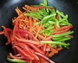 Foto del paso 2 de la receta: Tallarines al wok de verduras