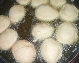 A picture of step 5 of Easy Doughnuts.