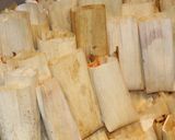 Foto del paso 7 de la receta: Tamales de guajillo con queso
