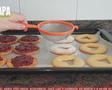 Foto del paso 8 de la receta: Galletas de mantequilla con mermelada de fresas