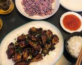 A picture of step 5 of Sweet & sticky wings with classic slaw.