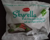 Foto del paso 3 de la receta: Cogollos, caballa y “skyrella” con aliño especial de tomate seco y mostaza