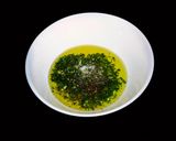 Foto del paso 2 de la receta: Berenjenas a la plancha con aliño de ajo, perejil y aceite de oliva