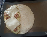 Foto del paso 5 de la receta: Piadina de calabacín con atún y queso