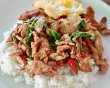 รูปขั้นตอนการทำที่ 4 ของ กะเพราหมูชิ้นจุกๆ🐽