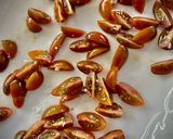 Foto del paso 1 de la receta: Ensalada de cherries con albahaca y queso feta